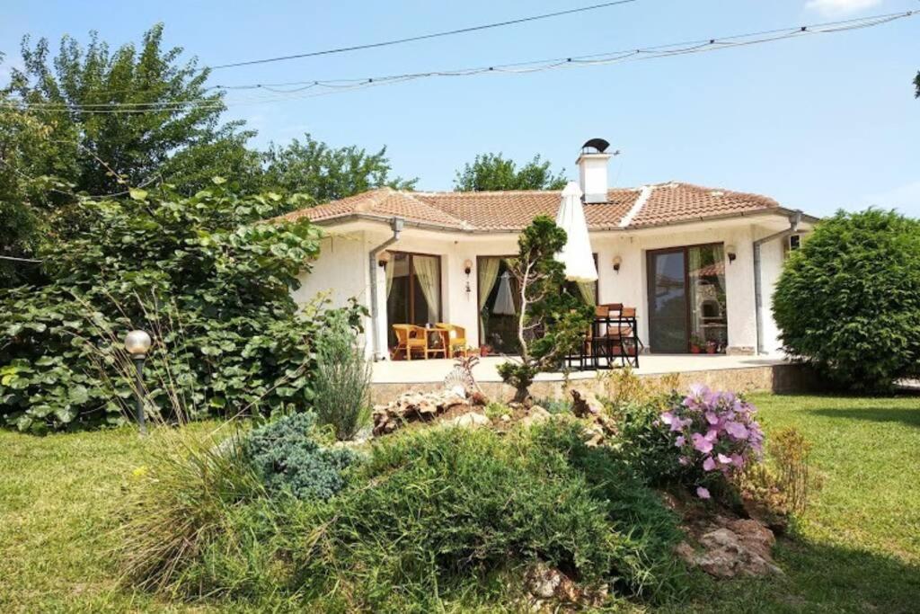 Guesthouse Oasis-Шабла Екстериор снимка