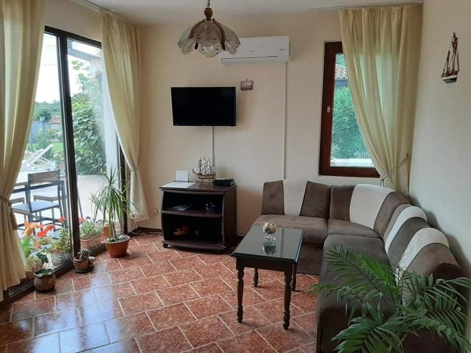 Guesthouse Oasis-Шабла Екстериор снимка