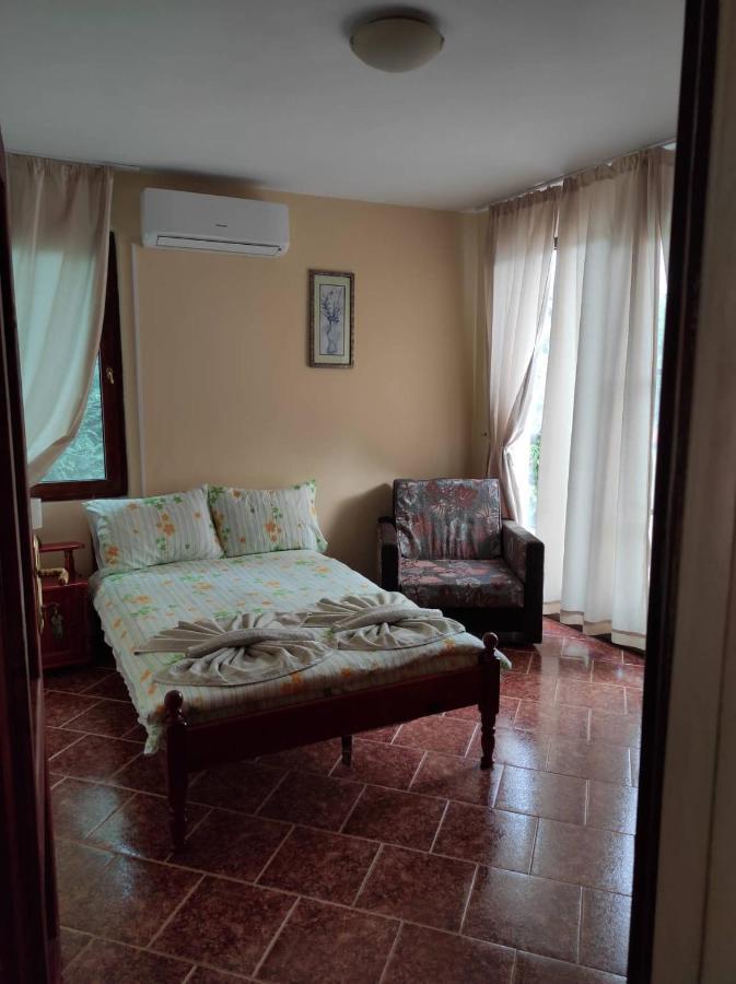 Guesthouse Oasis-Шабла Екстериор снимка